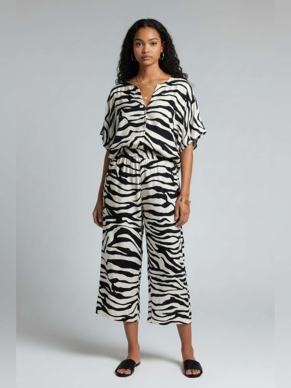 NWOT Zebra Print Crop Pant Set Black & White - Picture 6 of 10